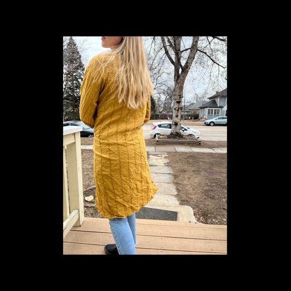 Mustard Gold Shawl Uniqlo Size Small - Picture 2 of 4